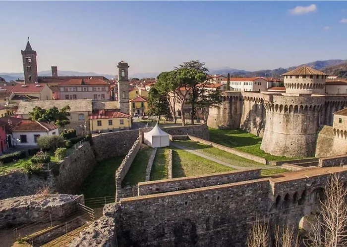 Rossodisera Pensión Sarzana