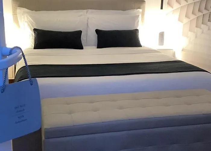 Rossodisera Pensión Sarzana